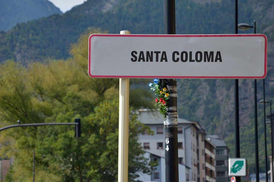Diversos ciutadans i la Policia han estat buscant des de les 2 de la tarda d'ahir el padrí afectat d'Alzheimer desaparegut ahir del seu domicili, a Santa Coloma.