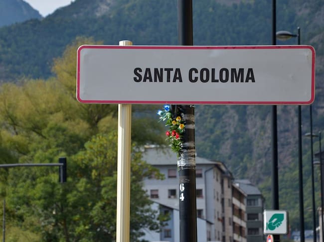 Diversos ciutadans i la Policia han estat buscant des de les 2 de la tarda d'ahir el padrí afectat d'Alzheimer desaparegut ahir del seu domicili, a Santa Coloma.