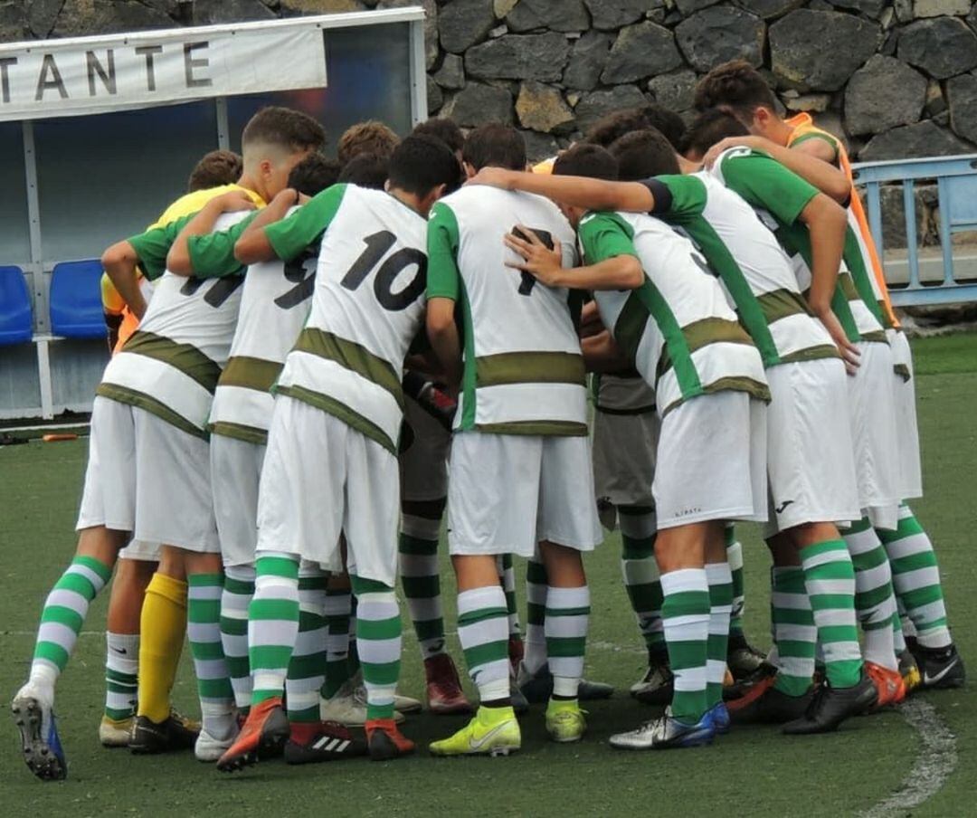 El equipo juvenil cede el importe de sus multas a una ONG