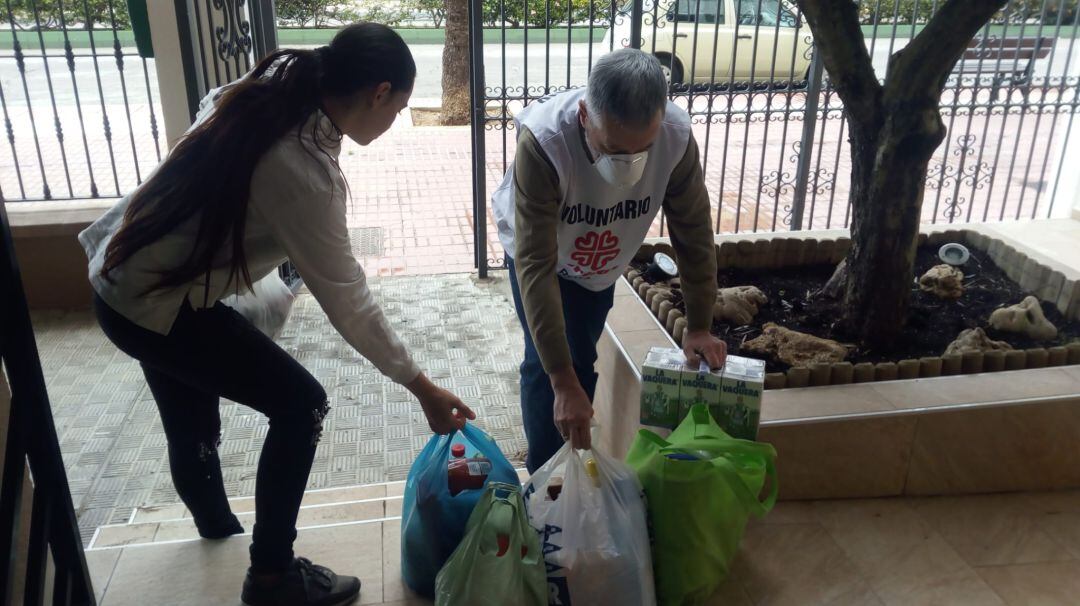 Voluntarios de Cáritas en Jerez