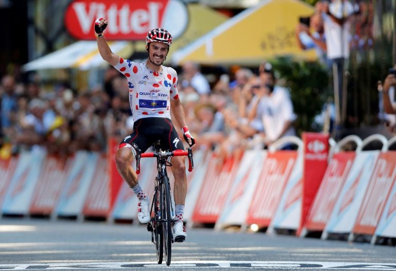 Alaphilippe celebra la victoria en meta