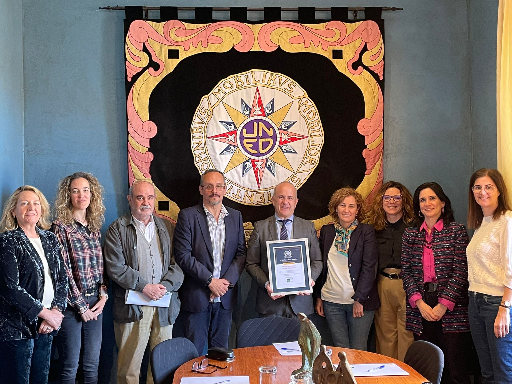 El equipo de la Cátedra de Calidad &quot;Ciudad de Tudela&quot; comparte el premio con el rector de la UNED, Ricardo Mairal Usón