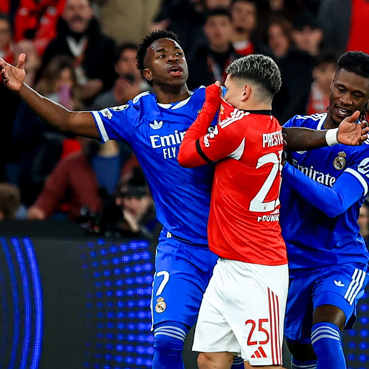 Iturralde González valora la revolucionaria idea que acabaría con el 'truco' que le puede librar a Prestianni de una sanción de UEFA