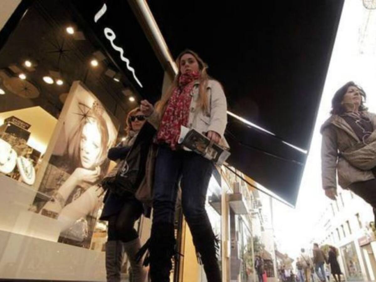 El comercio acuerda abrir Domingo de Ramos, Jueves y Viernes Santo