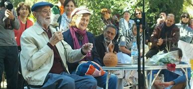 José Luis Sampedro se dirige a los vecinos de Chamberí