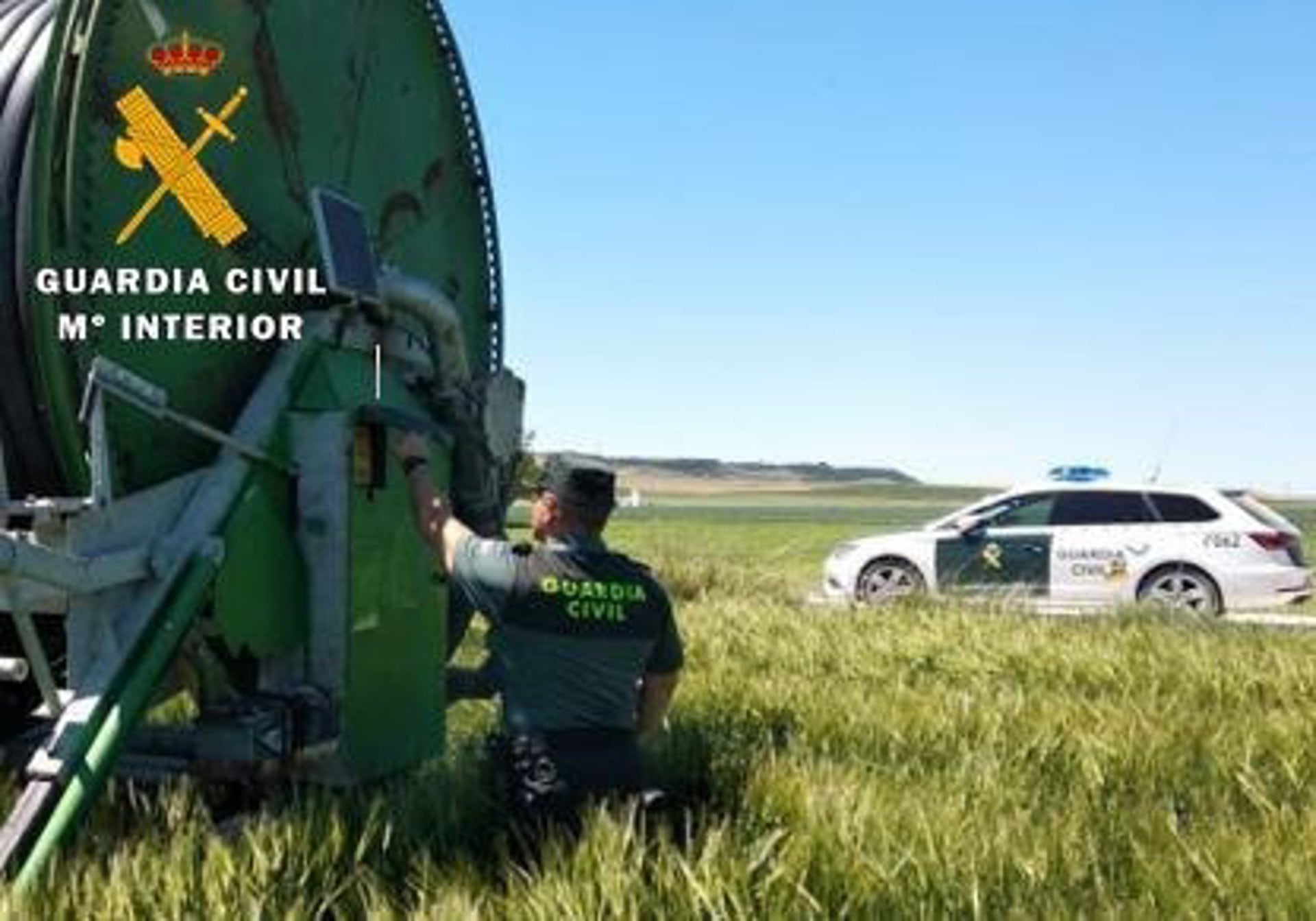 Intervención de la Guardia Civil en una explotación agraria