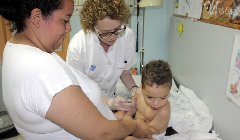 La vacuna de la meningitis B comença a vendre&#039;s en farmàcies amb la recomanació dels pediatres