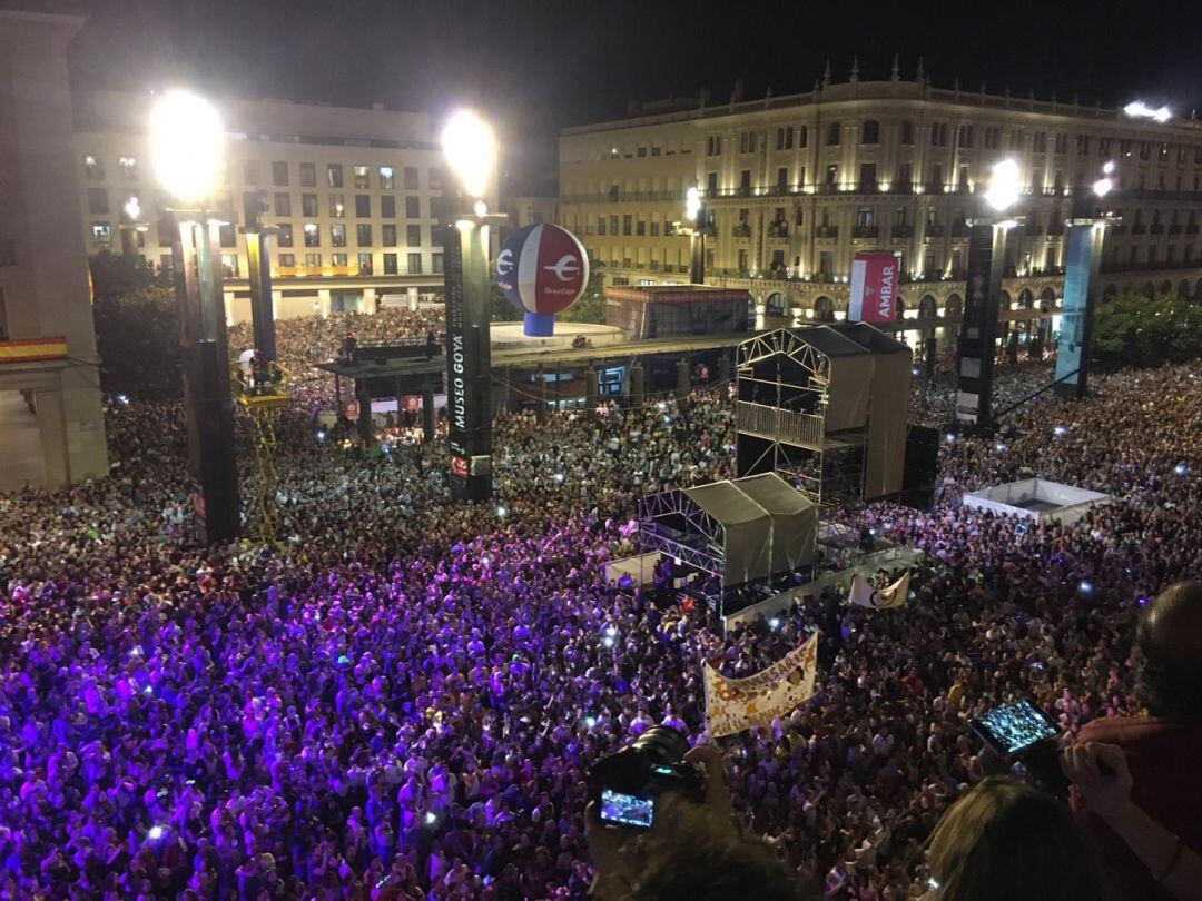 La Plaza del Pilar, durante el pregón de B Vocal