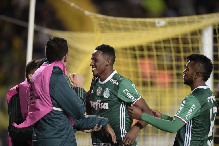 Yerry Mina celebra un gol con el Palmeiras