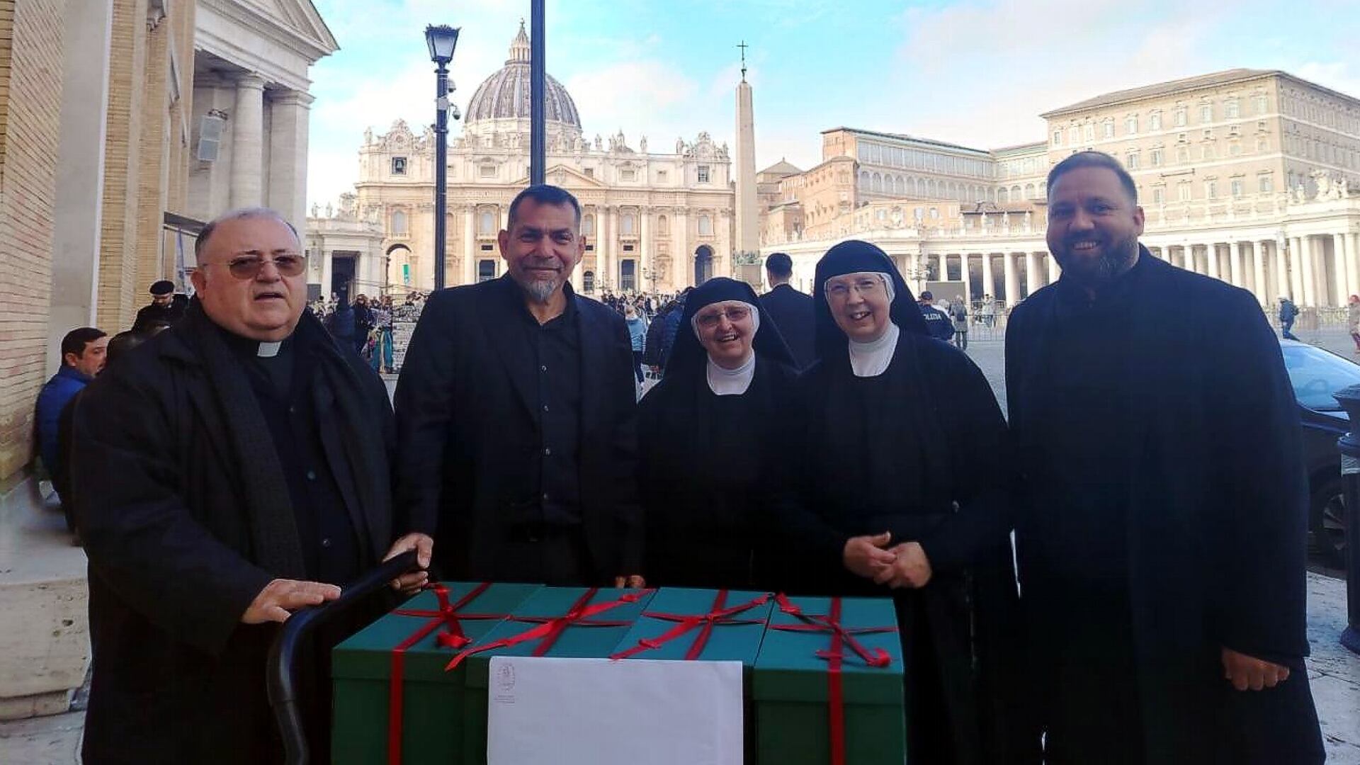 Entrega de la documentación de la fase diocesana en Roma en enero de este año