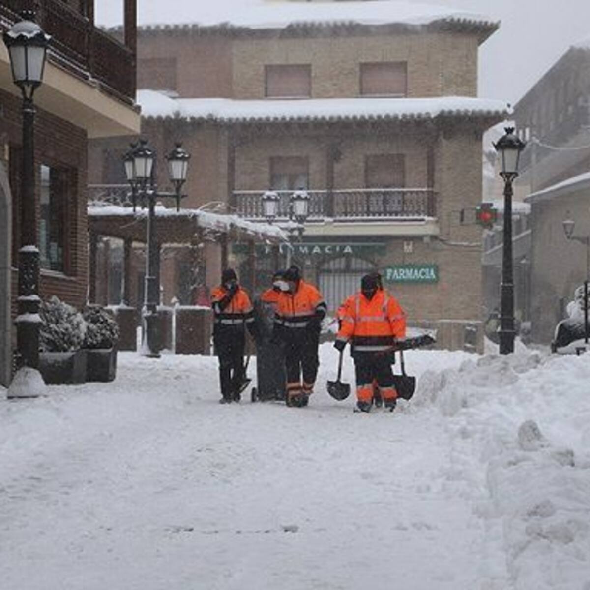 Manzanares El Real se prepara para las nevadas y heladas de este invierno