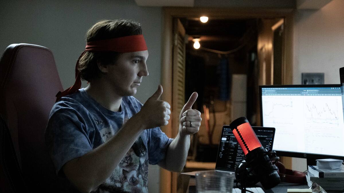 Craig Gillespie y 'sus frikis' contra el sistema: "Para perseguir a Wall Street, hay que golpearlos donde más le duele, en la cartera"