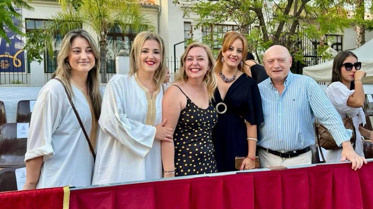 L'ontinyentina Natàlia Enguix anuncia ajudes als Moros i Cristians per al mes de setembre