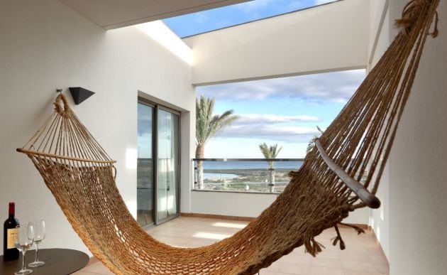 Terraza de una de las habitaciones de Geranios Suites & Spa Hotel situado en Fuerteventura (Canarias).