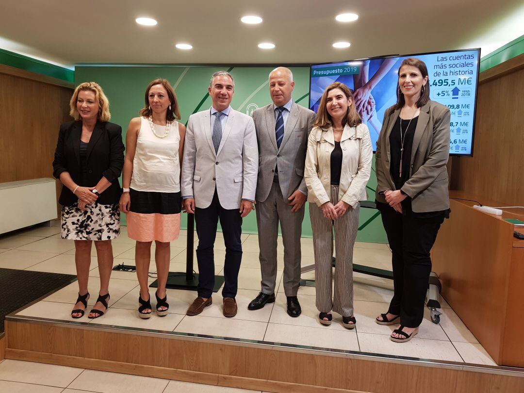 Elías Bendodo, Javier Imbroda y Rocío Blanco, consejeros de la Junta, durante la presentación del presupuesto