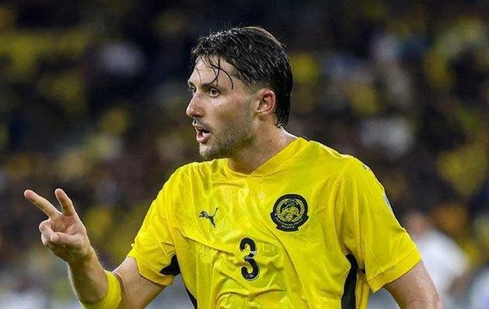 Facundo Garcés con Malasia.