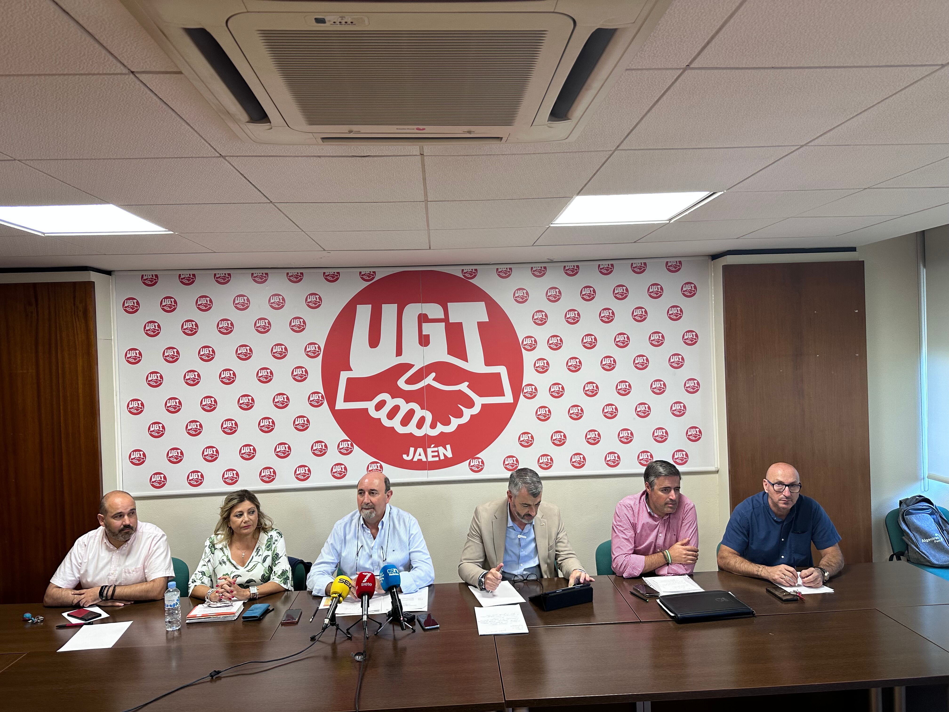 Miembros del consejo provincial de UGT y el representante de UPA provincial se han reunido con el secretario general de UGT Andalucía.