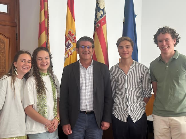 Visita de los alumnos y alumnas al Ayuntamiento de Ontinyent