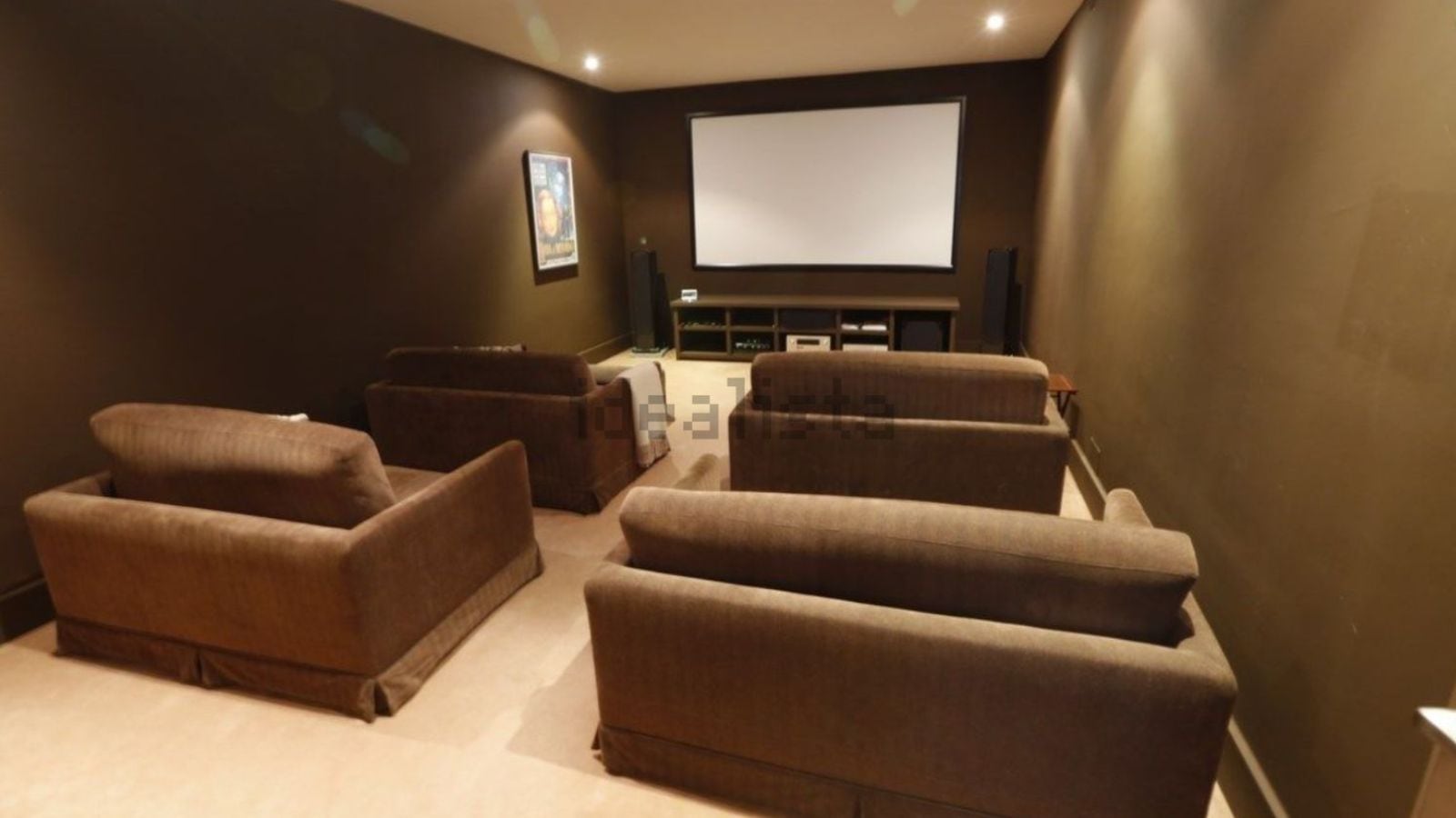 Top 4. La sala de cine en la vivienda de Carpio del Tajo