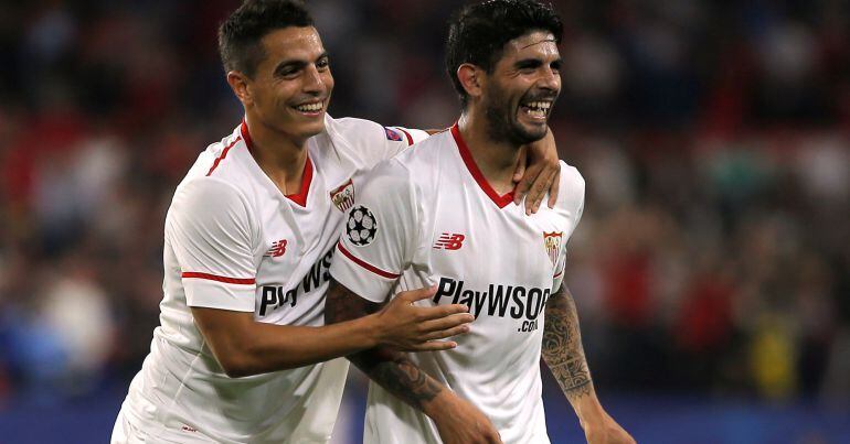 Ben Yedder felicita a Banega