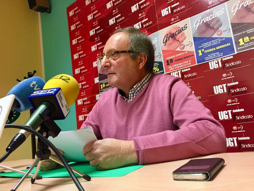 El secretario de acción sindical, salud laboral y medio ambiente de UGT-Córdoba, Jaime Sarmiento, durante una rueda de prensa