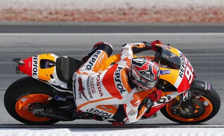 Honda MotoGP rider Marc Marquez of Spain rides during the first free practice session of the Malaysian Motorcycle Grand Prix at Sepang International Circuit near Kuala Lumpur October 24, 2014. The Malaysian Motorcycle Grand Prix will be held on Sunday. RE