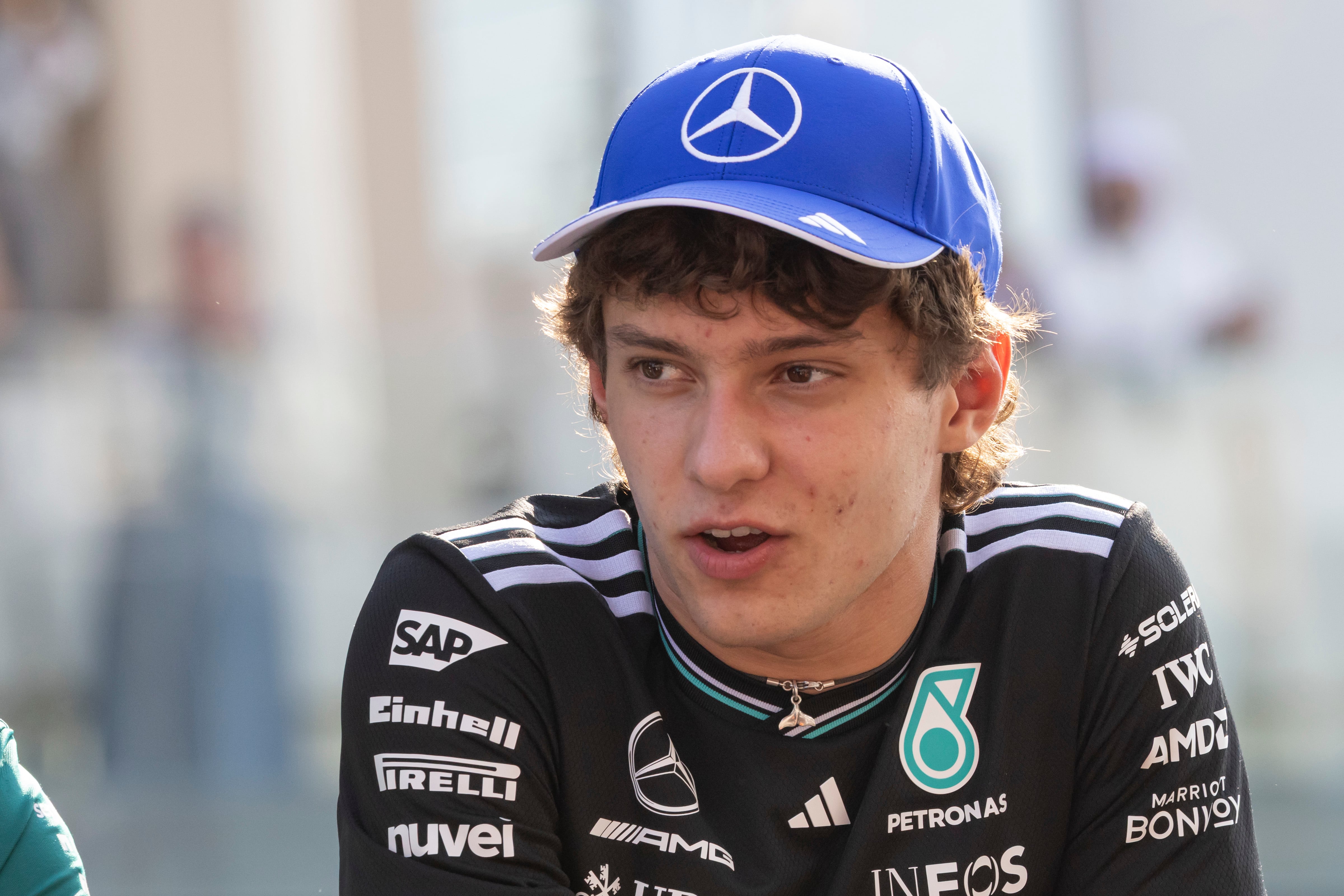 Kimi Antonelli, piloto de Mercedes-AMG Petronas de Fórmula Uno, durante el GP de Abu Dhabi