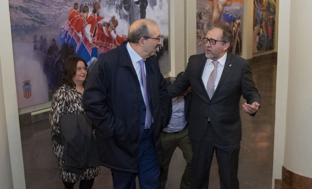 El presidente de la Diputación de Castellón, José Martí, recibiendo al presidente de la Diputación de Teruel, Manuel Rando