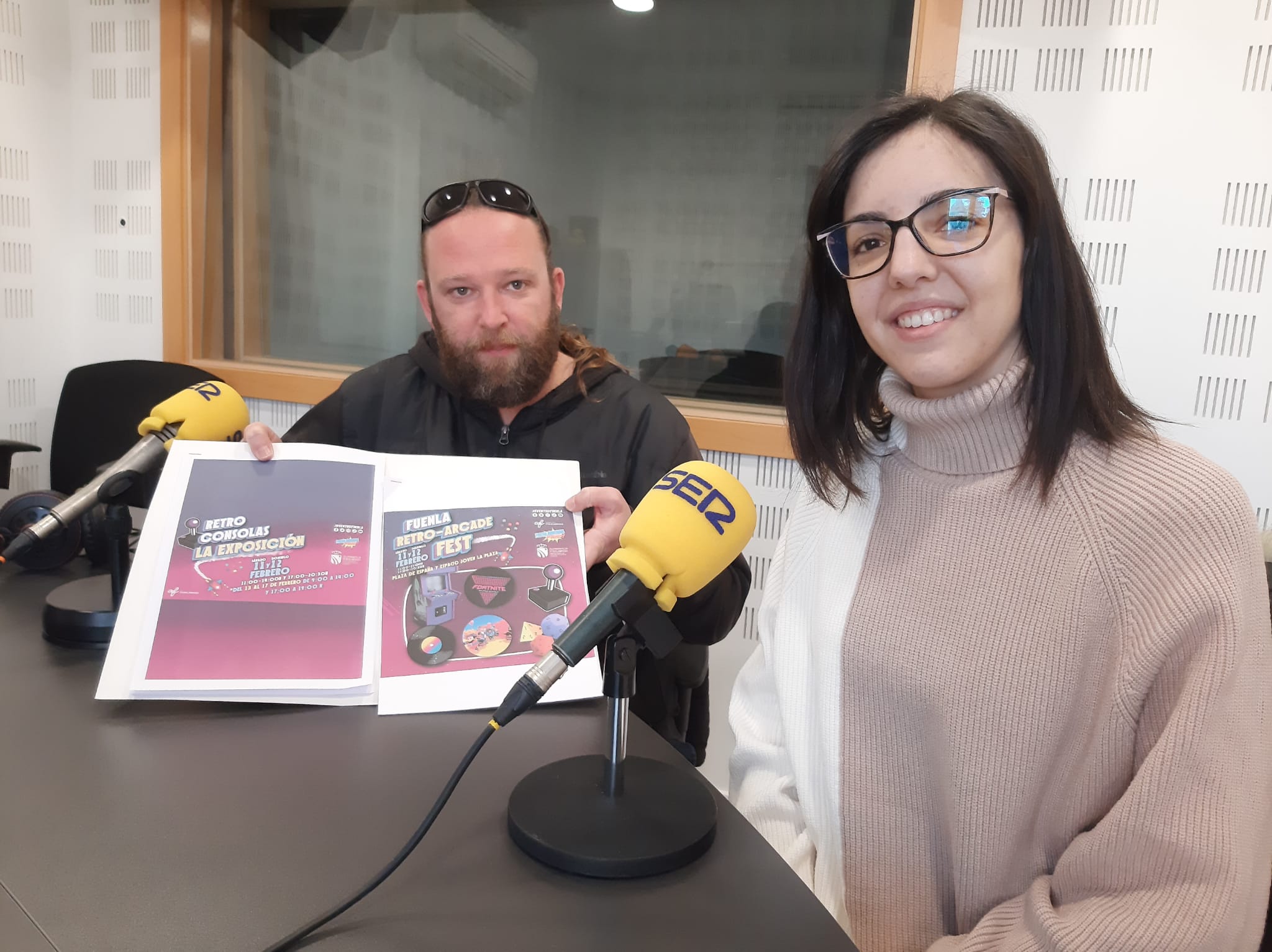 Ángel Luis Marrón, coordinador de programación, y Beatriz Peñalver, edil de Juventud de Fuenlabrada