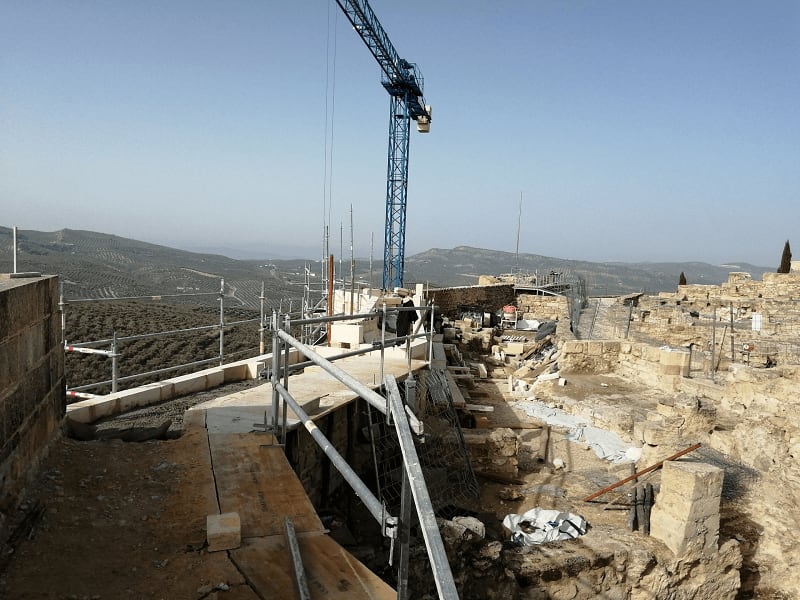 Imagen de archivo de una restauración anterior en la Fortaleza de la Mota de Alcalá la Real.