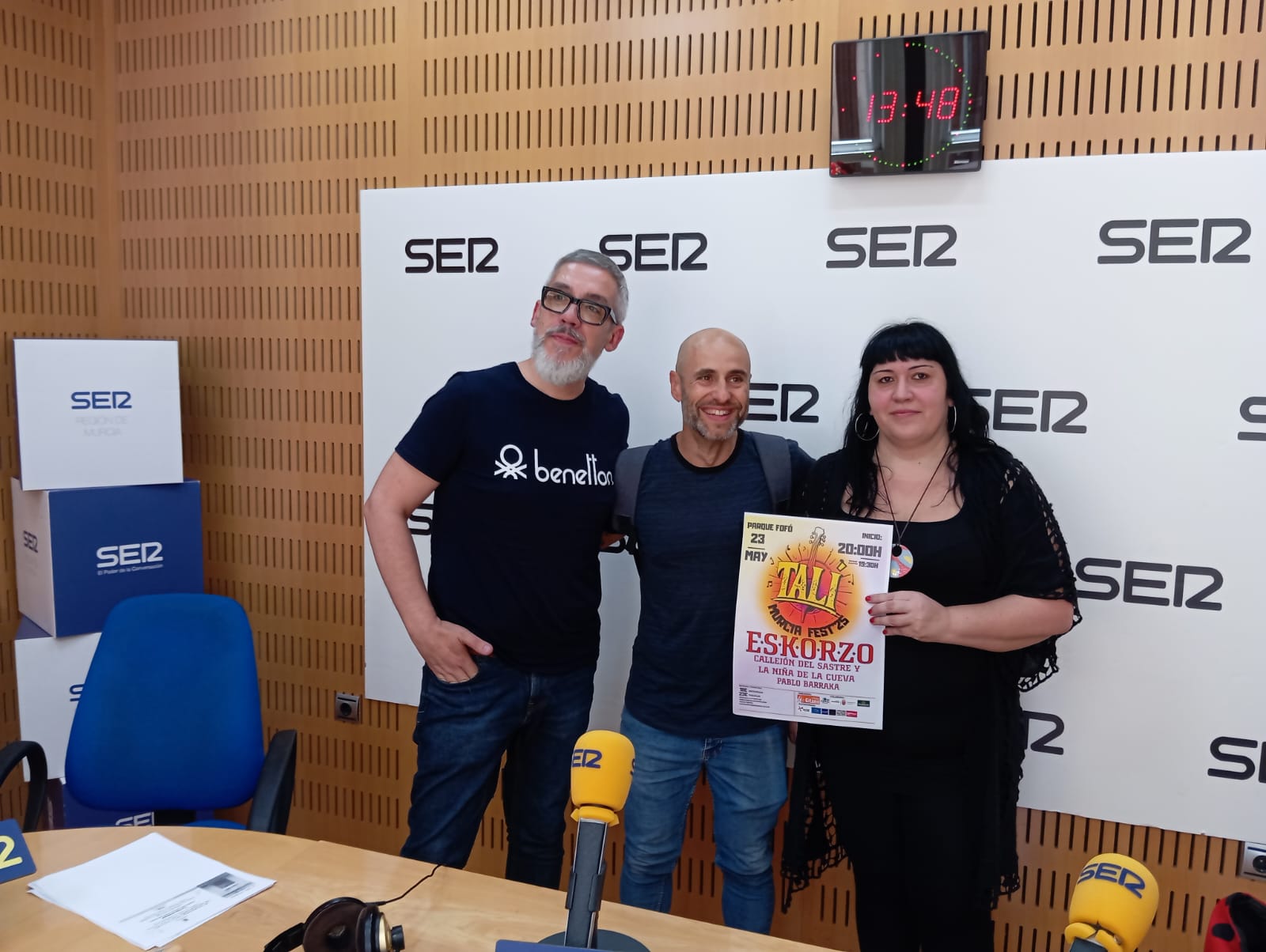 Quique Hernández y Carolina Rodríguez, de la Fundación Secretariado Gitano, han participado en el programa Hoy por hoy Murcia.