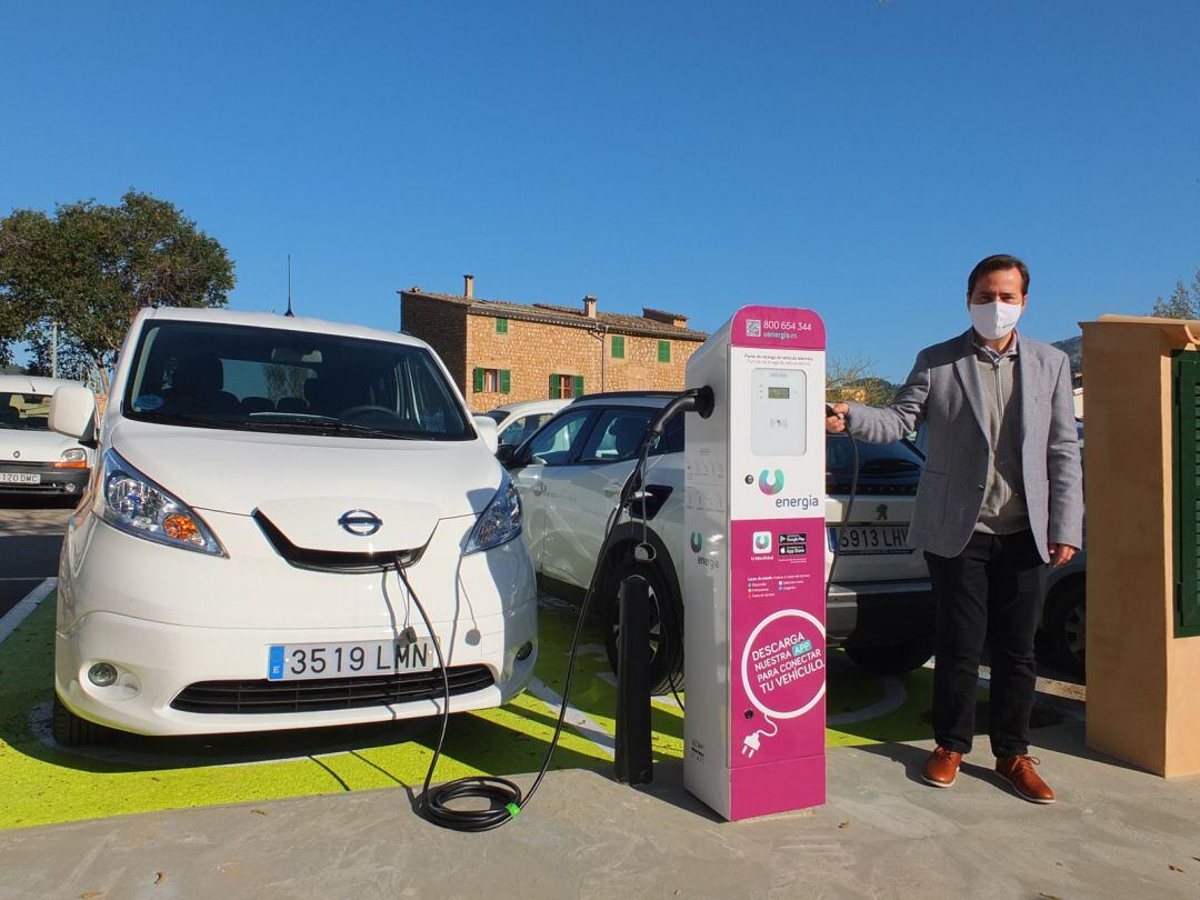 Sóller dispone del primer punto de recarga público para vehículos eléctricos instalado por U energía