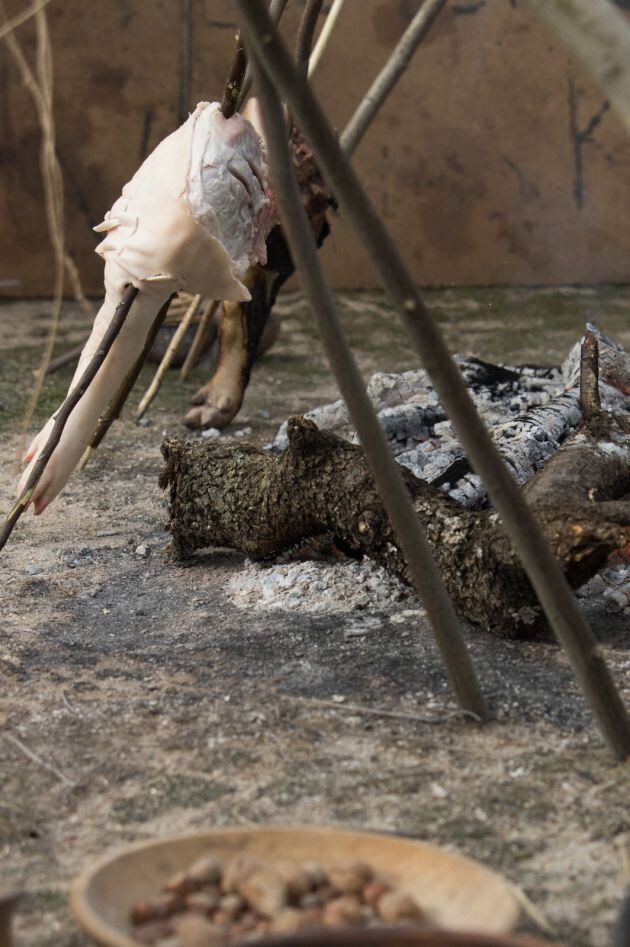 Cocinado de un cerdo al método tradicional una de las actividades de las Carnestolendas