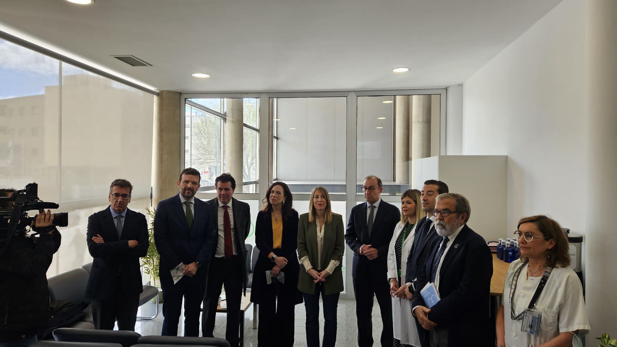 Inauguración de la sala de espera para familiares de pacientes con cáncer de colon en el Hospital San Pedro de Alcántara, en Cáceres