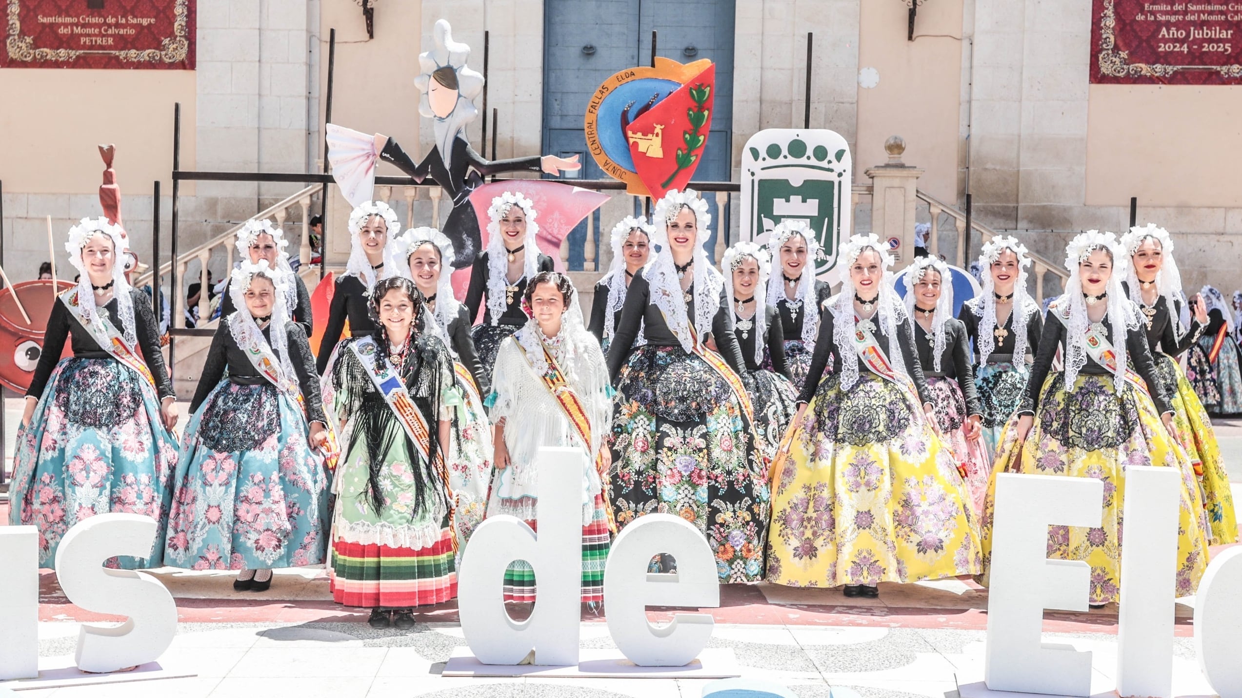 Candidatas a fallera Mayor e Infantil, y a Damas de Honor de las Fallas de Elda