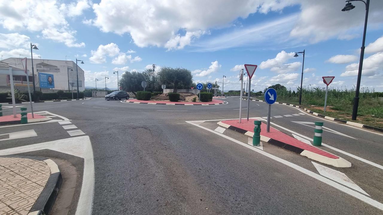 Rotonda de acceso a Rafelguaraf. Fuente: Diputació de València