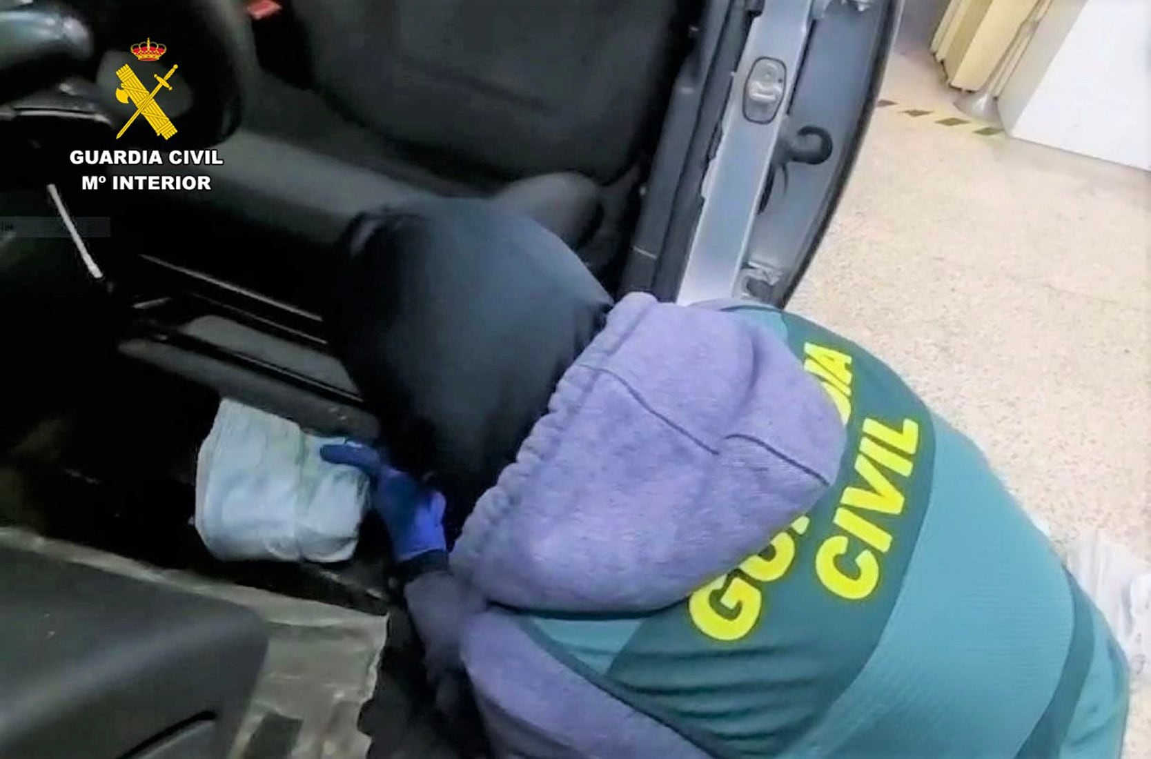 MADRID, 13/01/2025.- La Guardia Civil ha detenido a once personas, diez de ellas ya en prisión, como integrantes de una red que se dedicaba a transportar cocaína en coches, y que supuestamente codirigía un preso internado en la cárcel cántabra de El Dueso. EFE/  Guardia Civil //SOLO USO EDITORIAL/SOLO DISPONIBLE PARA ILUSTRAR LA NOTICIA QUE ACOMPAÑA (CRÉDITO OBLIGATORIO)
