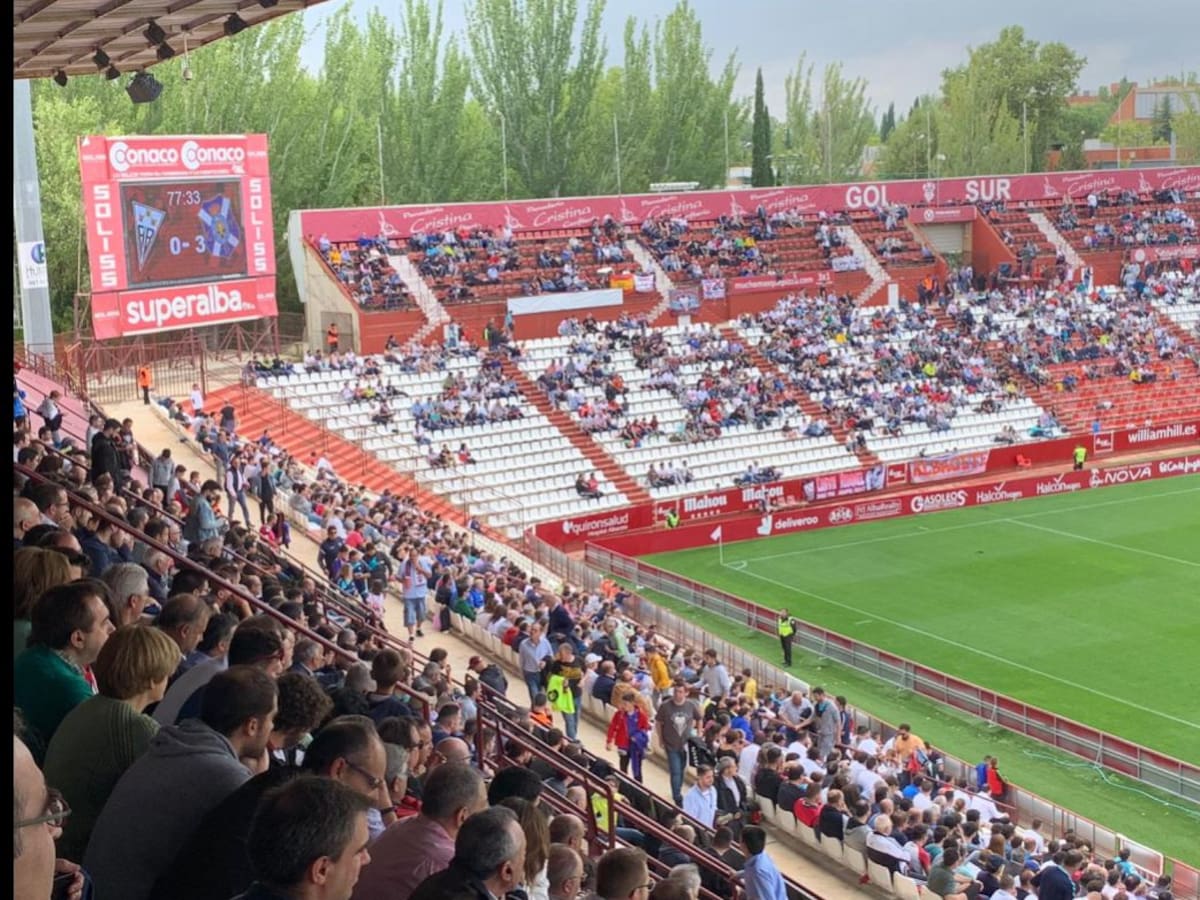 El Tenerife se va de Feria en el Belmonte