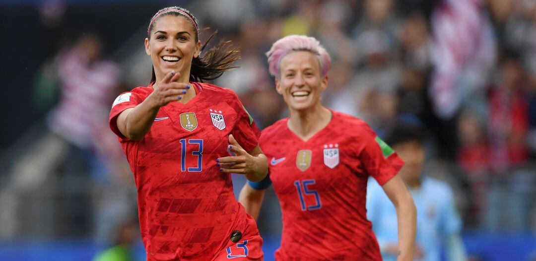 Alexis Morgan celebra un gol con Estados Unidos