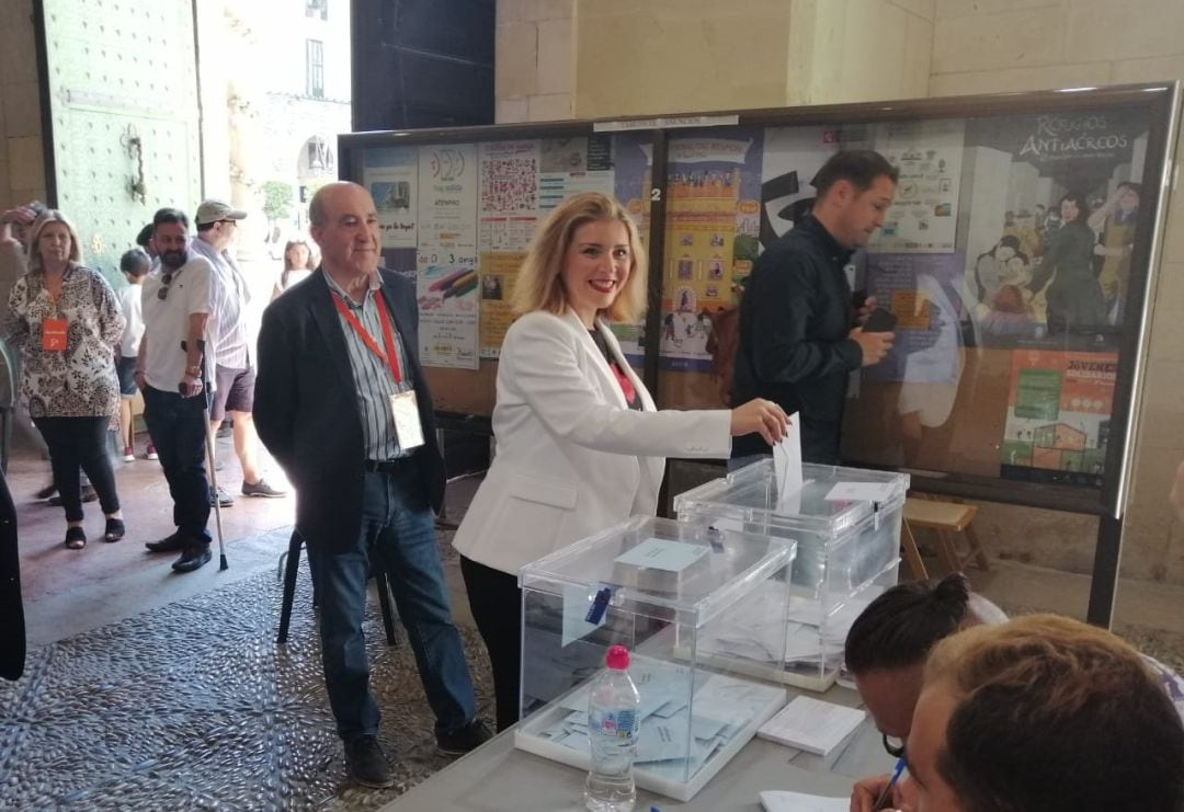 La alcaldable de Ciudadanos Mari Carmen Sánchez votando en las pasadas elecciones municipales