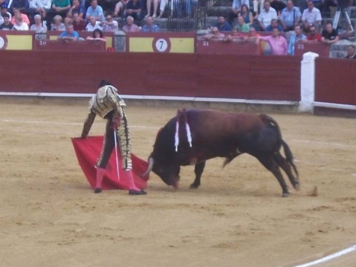 Daniel Luque y Álvaro Lorenzo a hombros