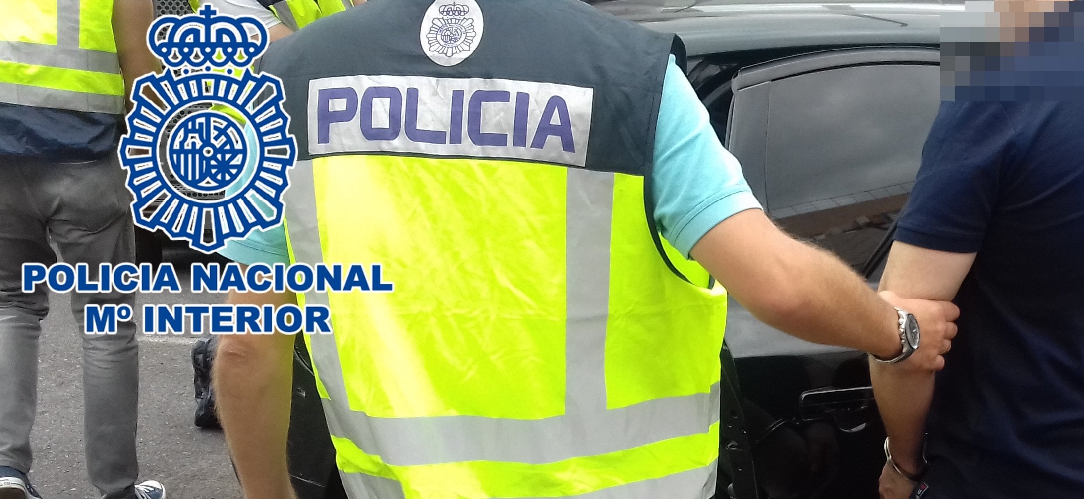 Imagen de la detención de un individuo, este viernes.