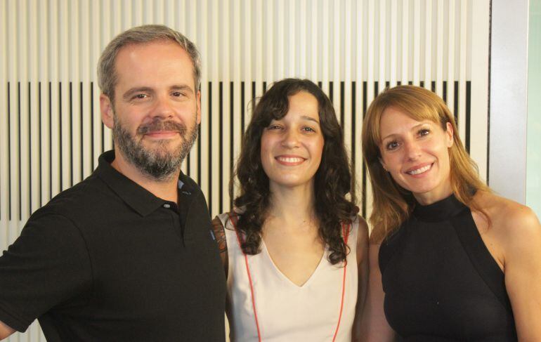 Toño Fraguas, iLe y Macarena Berlín después de la entrevista.