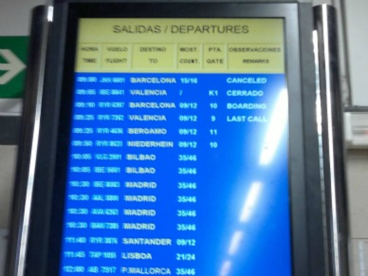 Los pasajeros de Spanair siguen recolocándose en otras compañías