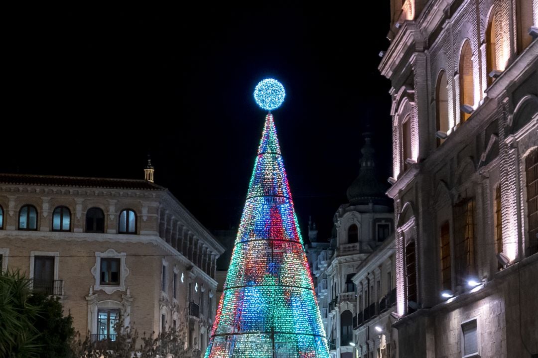 Luces de Navidad en la plaza de Santo Domingo de Murcia