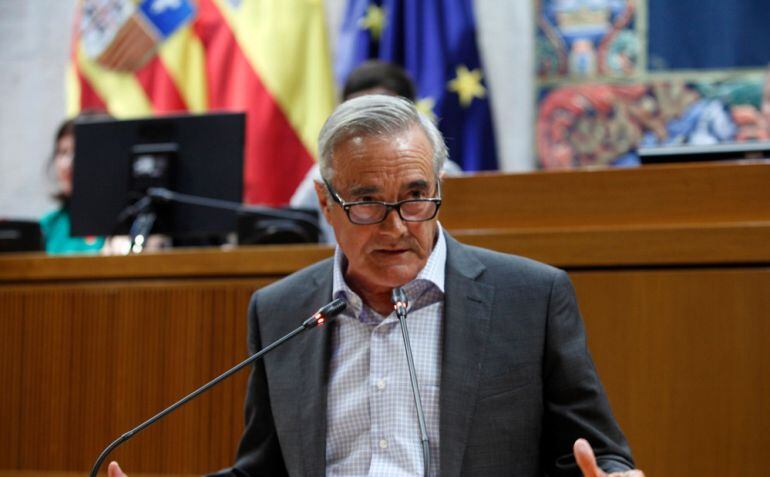 Javier Sada durante una sesión parlamentaria