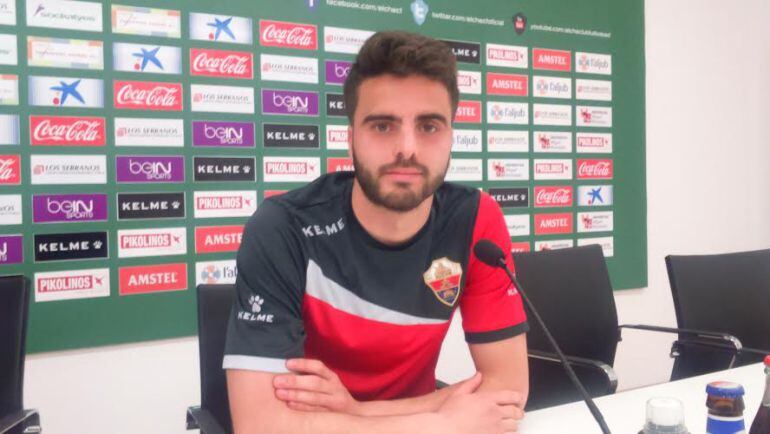 Pelayo Novo en la Sala de Prensa del estadio Martínez Valero