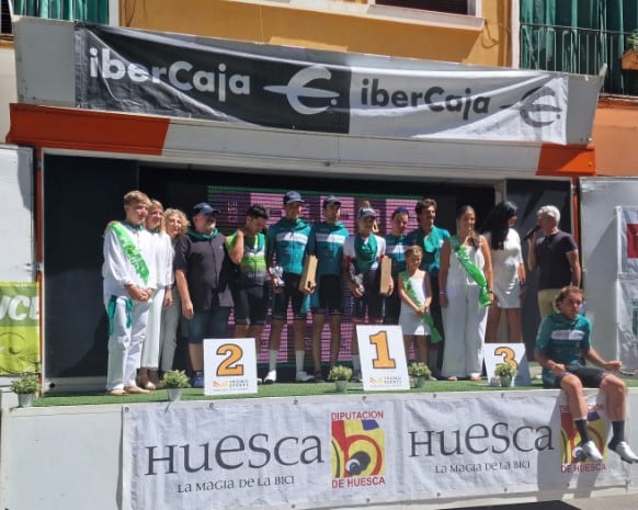 Podio masculino del Gran Premio San Lorenzo de ciclismo en Huesca