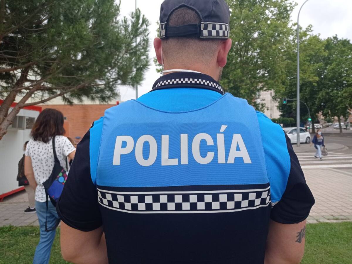 Peleas, golpes de calor y un accidente entre un VMP y un ciclista marcan el fin de semana en Palencia