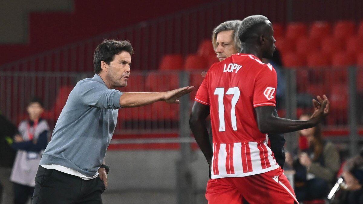 Rubi haciendo ver a Lopy que su comportamiento después del cambio no fue el adecuado.